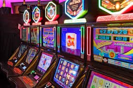 Kyats7 Mobile App မှ Slot Games ကစားနေသော Myanmar ကစားသမားမြင်ကွင်း